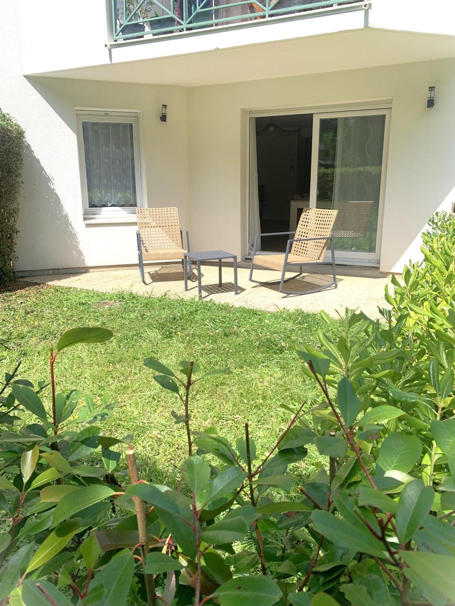 Appartement Spacieux Au Calme Vannes Exterior photo